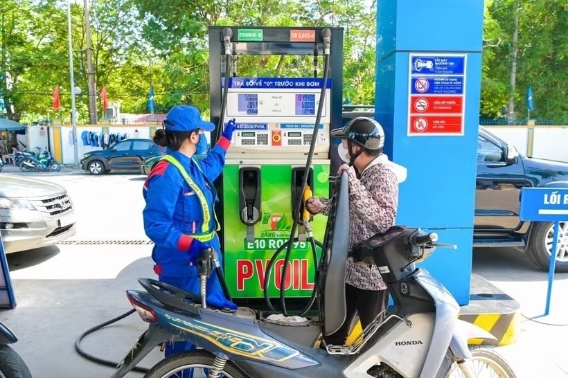 PVOIL triển khai bán xăng sinh học E10.