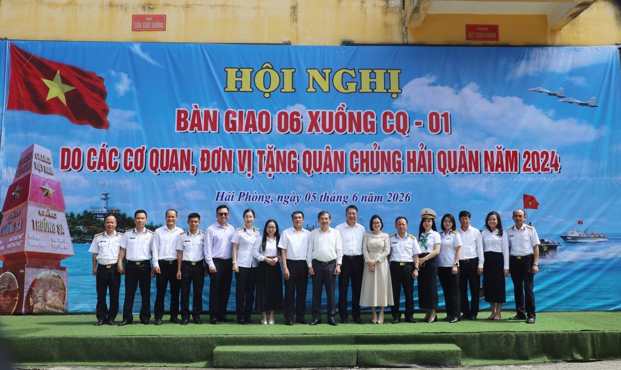 Các đại biểu tham dự chương trình
