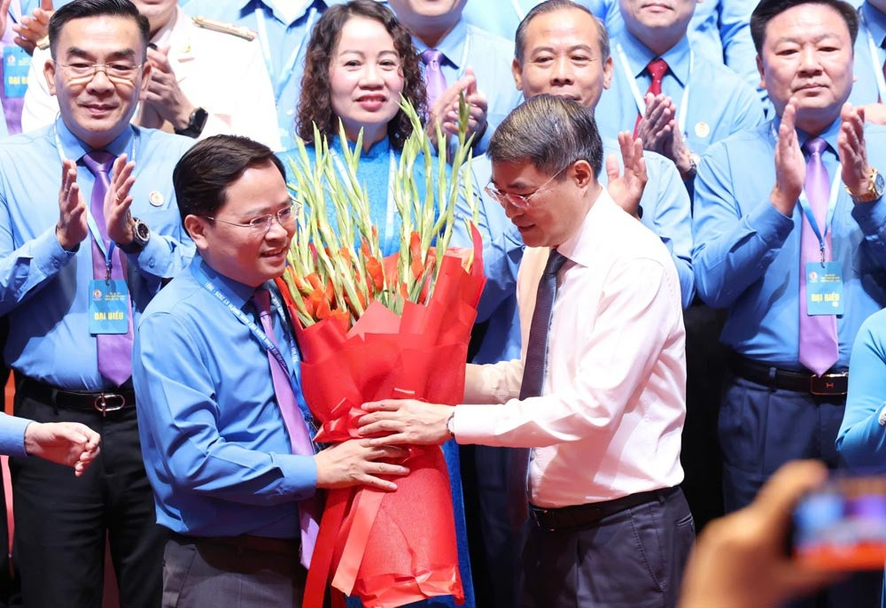 Thủ tướng Chính phủ Lê Minh Hưng đến dự và chủ trì Chương trình trao đổi, thảo luận với đại biểu dự Đại hội XIV Công đoàn Việt Nam, với chủ đề Thủ tướng Lê Minh Hưng: Công đoàn phải là lực lượng đồng hành nâng năng suất lao động quốc gia