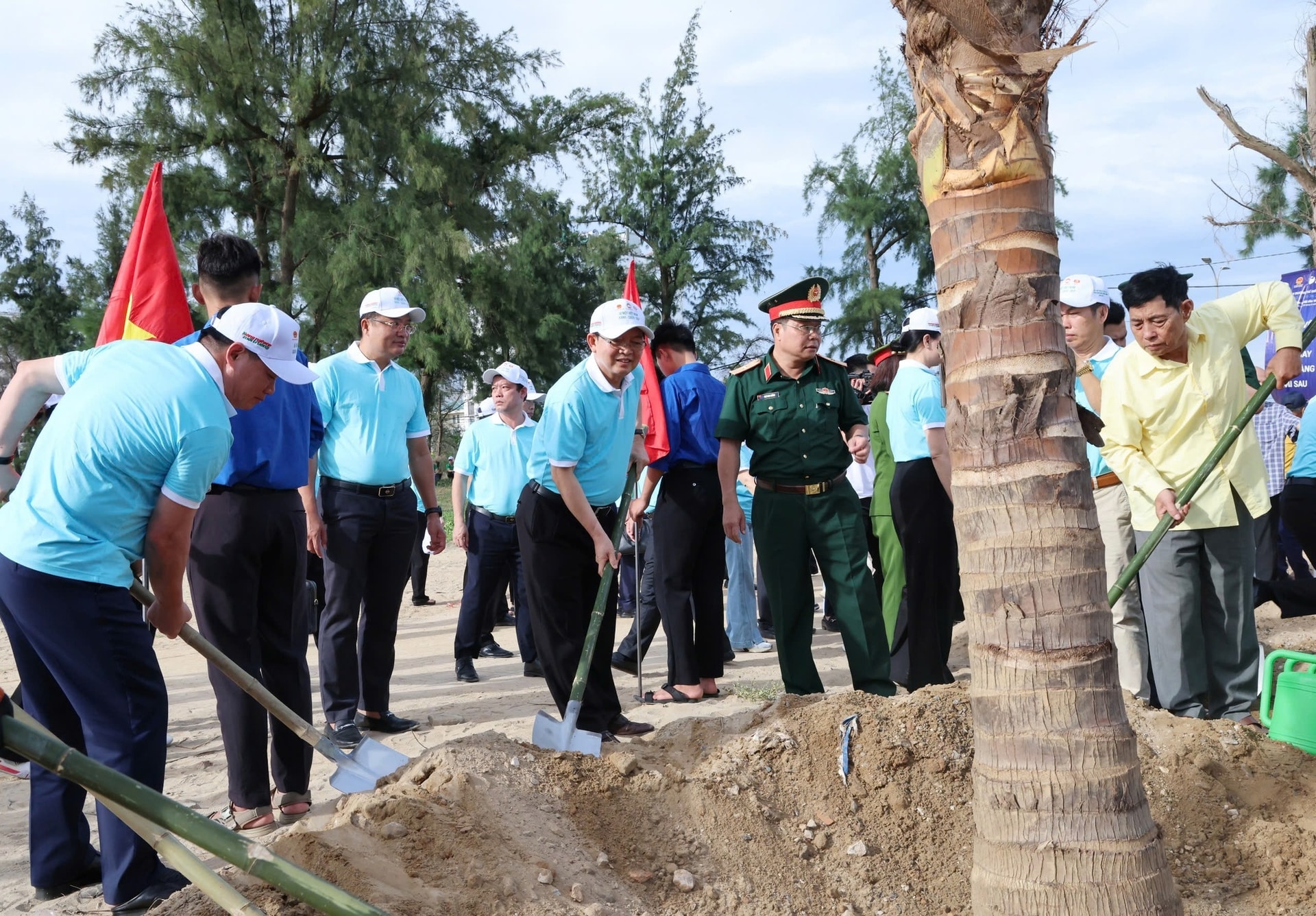 Mỗi hành động nhỏ góp nên một Việt Nam xanh