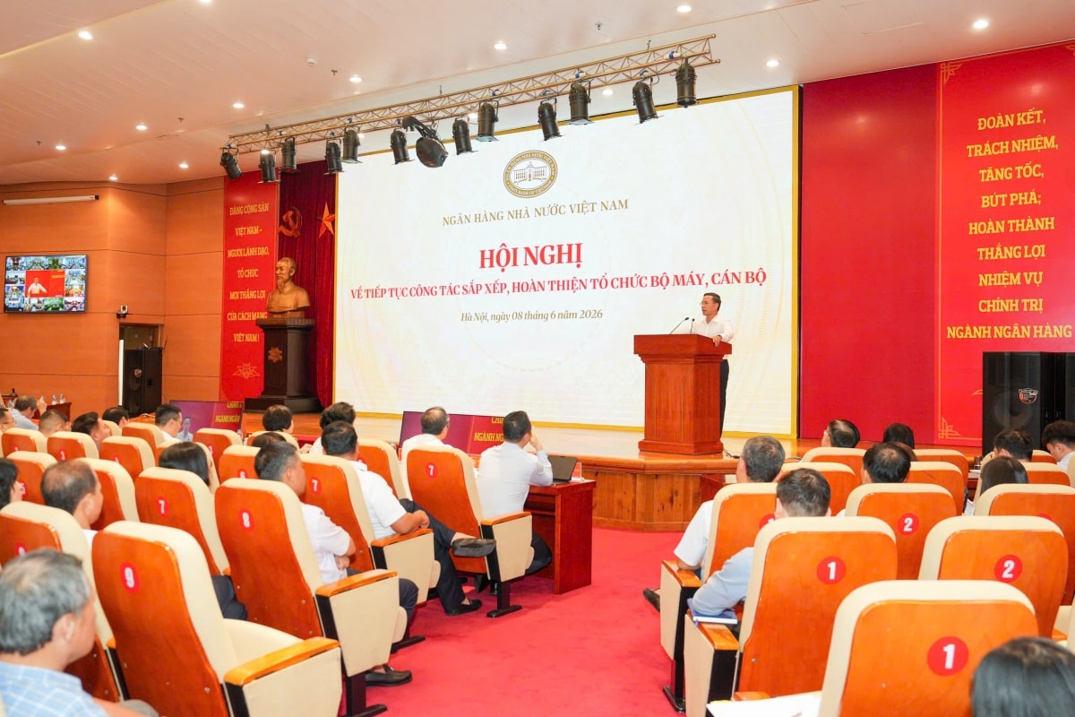 Tiếp tục kiện toàn cơ cấu tổ chức bộ máy NHNN đảm bảo tinh, gọn, mạnh, hiệu lực, hiệu quả