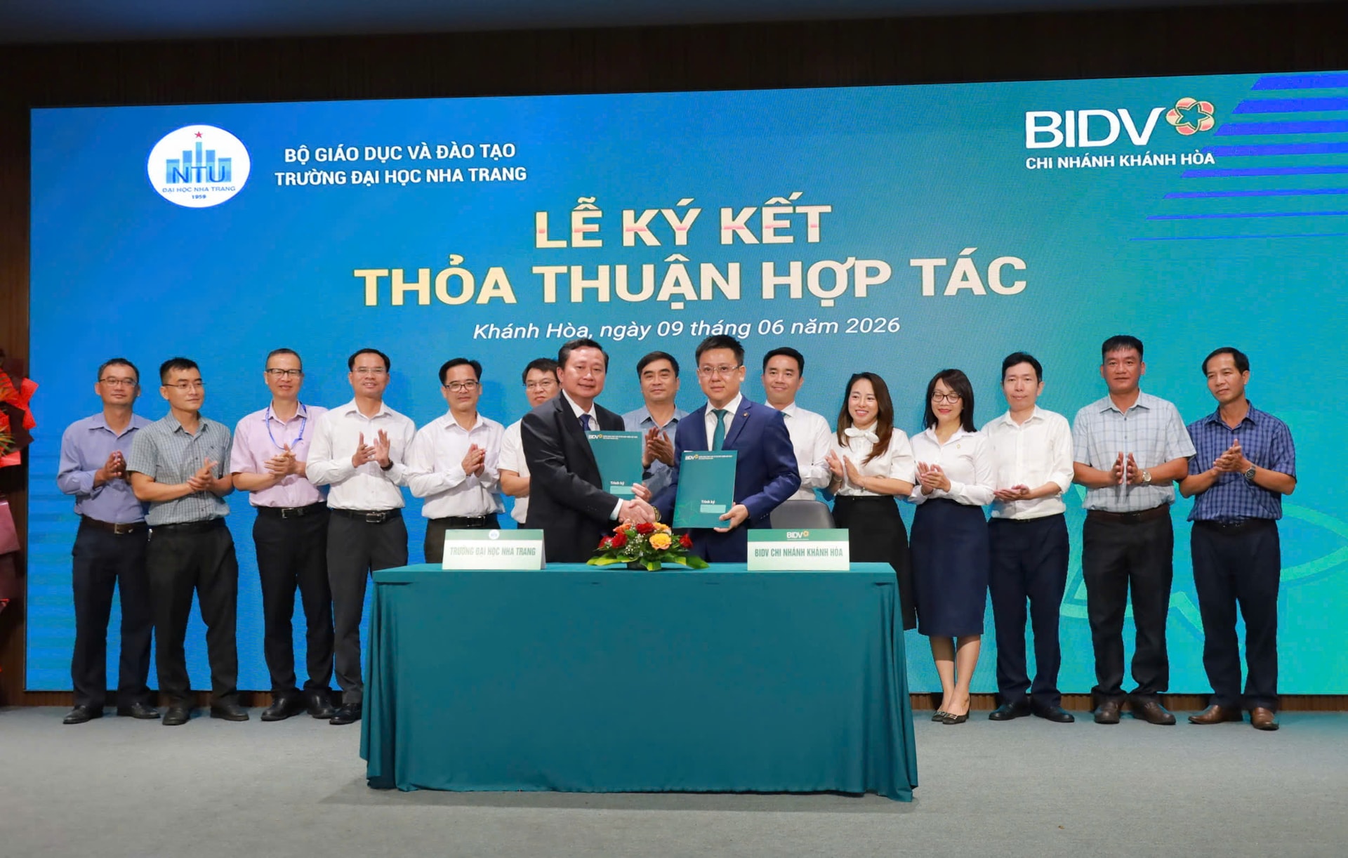 Ký kết hợp tác toàn diện với Trường Đại học Nha Trang 