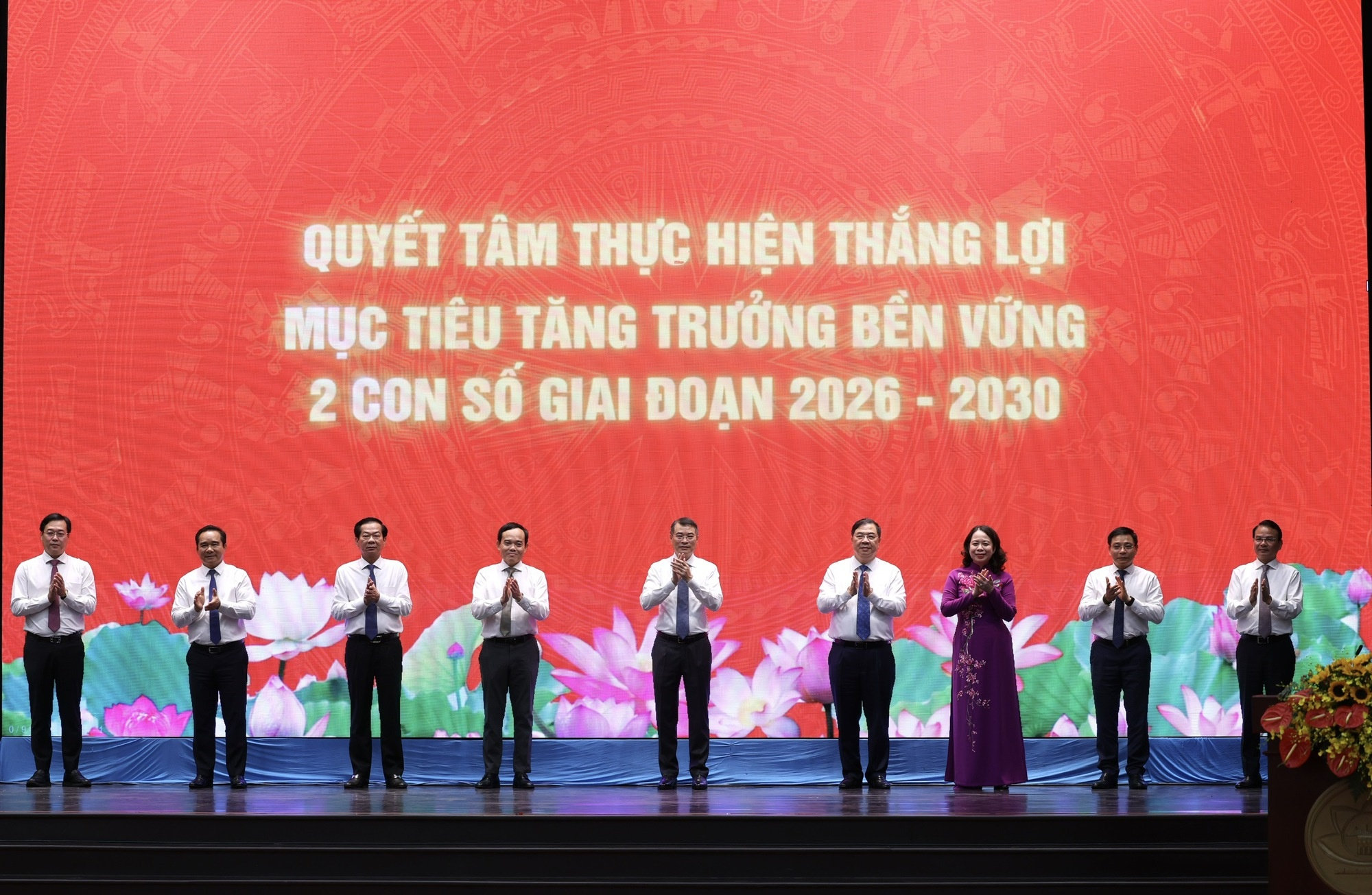 Thủ tướng và các đại biểu tại lễ phát động - Ảnh: VGP/Phương Nguyên