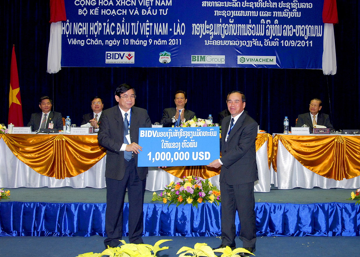 Hội nghị hợp tác đầu tư Việt Nam - Lào