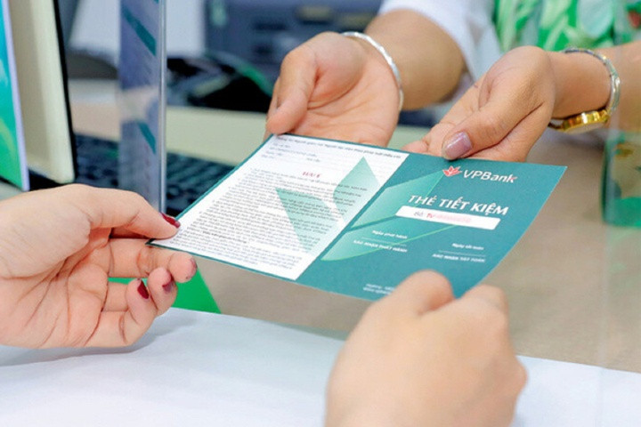 Sổ tiết kiệm đáo hạn mà quên rút, tiền lãi có bị mất không?