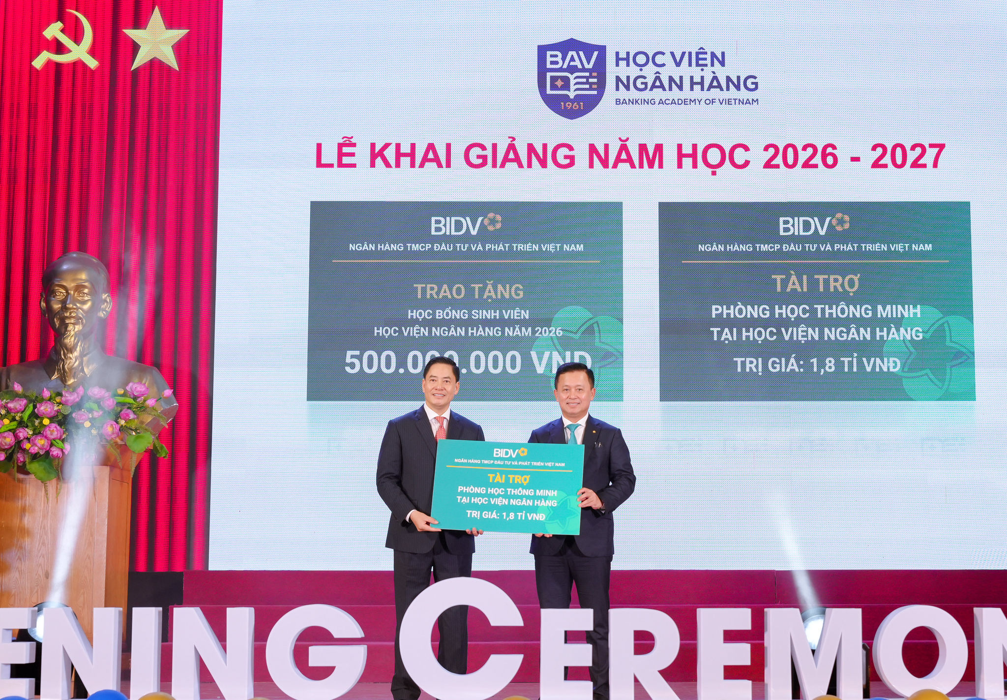 BIDV tài trợ 2,3 tỷ đồng tặng Học viện Ngân hàng 