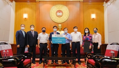 Hana Bank ủng hộ Quỹ Vắc-xin phòng, chống Covid-19