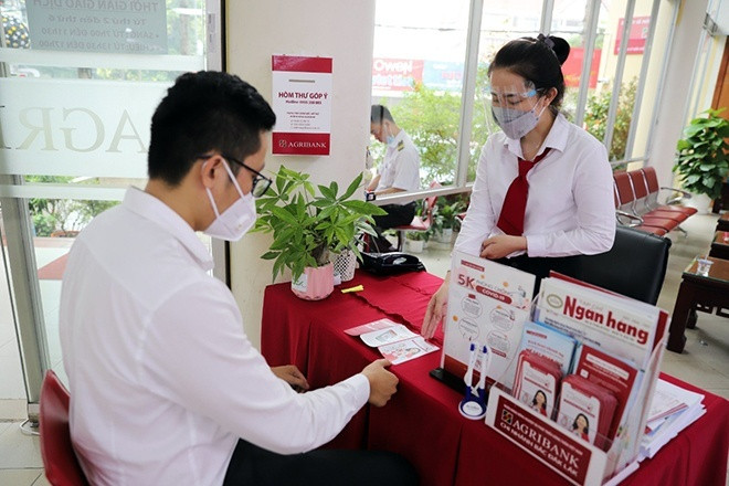 16 ngân hàng giảm lãi vay hỗ trợ người dân và doanh nghiệp đã đạt 75,48% so với cam kết