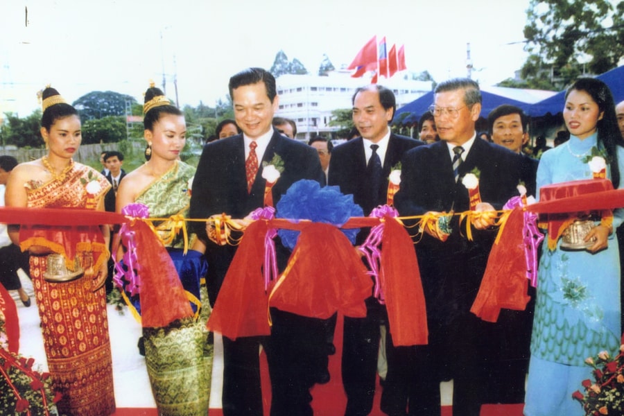 Lao Viet Bank, the new symbol of the special friendship between Vietnam and Laos