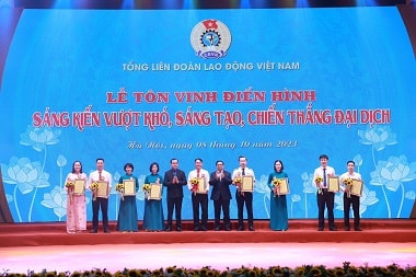 4 nhóm tác giả BIDV được tôn vinh tại chương trình “1 triệu sáng kiến - nỗ lực vượt khó, sáng tạo, quyết tâm chiến thắng đại dịch Covid-19” 4 nhóm tác giả BIDV được tôn vinh tại chương trình “1 triệu sáng kiến - nỗ lực vượt khó, sáng tạo, quyết tâm chiến thắng đại dịch Covid-19”