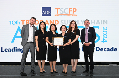 BIDV Receives Double Awards for Trade Finance from ADB BIDV Receives Double Awards for Trade Finance from ADB