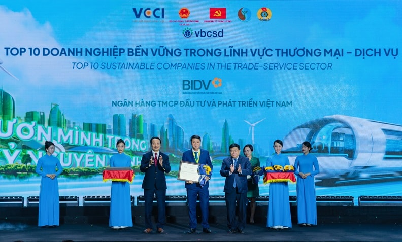 BIDV receives sustainability award for 6 running years