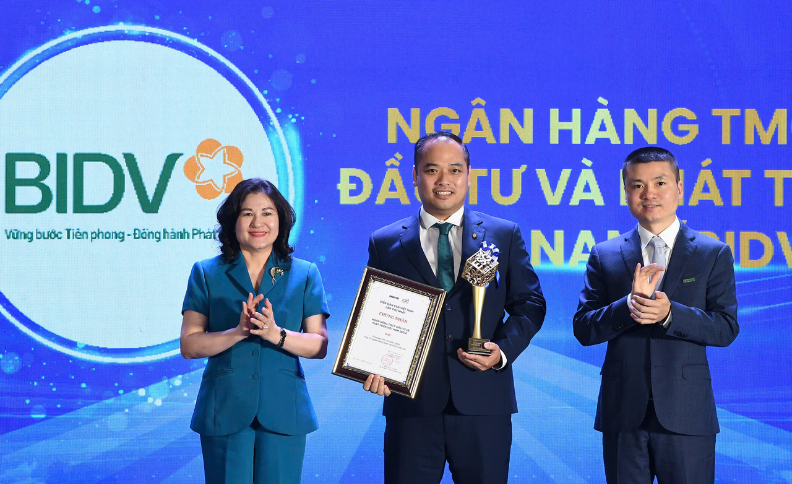 BIDV Vinh dự lọt TOP 10 Ngân hàng thực thi ESG xuất sắc BIDV Vinh dự lọt TOP 10 Ngân hàng thực thi ESG xuất sắc