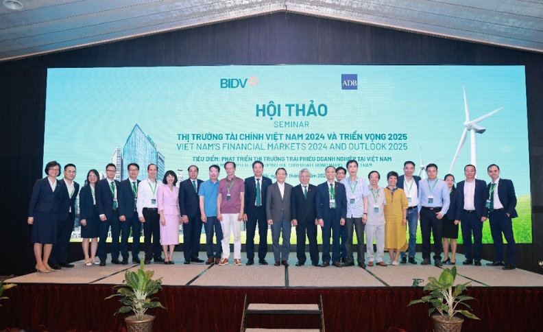 Hội thảo thị trường tài chính Việt Nam 2024 và triển vọng 2025 Hội thảo thị trường tài chính Việt Nam 2024 và triển vọng 2025