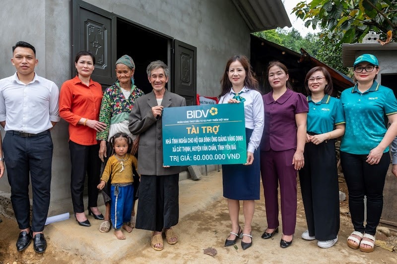 BIDV chung tay xóa nhà tạm, nhà dột nát trên địa bàn tỉnh Yên Bái BIDV chung tay xóa nhà tạm, nhà dột nát trên địa bàn tỉnh Yên Bái