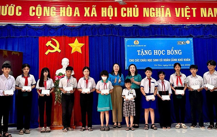 BIDV đồng hành, hỗ trợ phụ nữ biên cương BIDV đồng hành, hỗ trợ phụ nữ biên cương