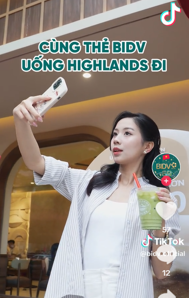 Khi đời trao cho bạn một chiếc thẻ... Khi đời trao cho bạn một chiếc thẻ...