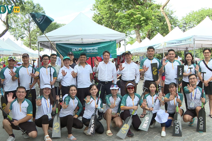 BIDV hưởng ứng giải bơi chải thuyền rồng Hà Nội mở rộng 2025