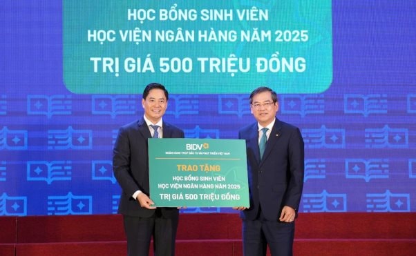 BIDV trao gói học bổng trị giá 500 triệu đồng tặng Học viện Ngân hàng