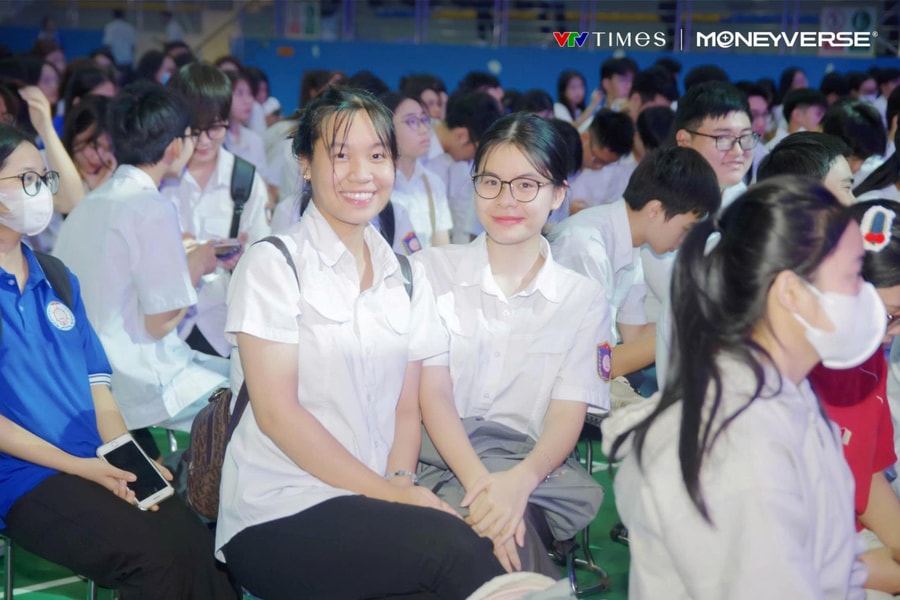 Thousands of students participate in BIDV x Money Day financial festival at Maritime University