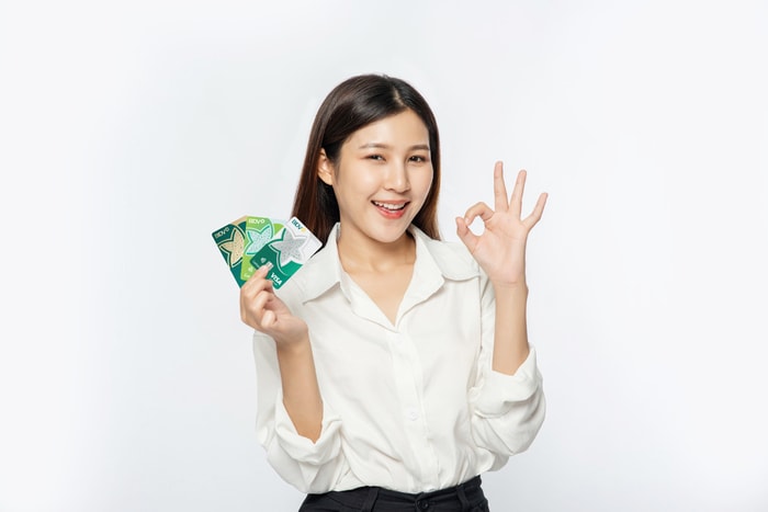 What is a supplementary credit card? 6 things to know before opening a card