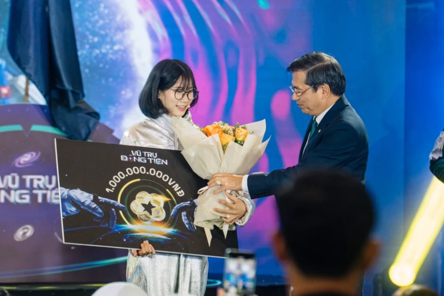 Creating an economic playground for students