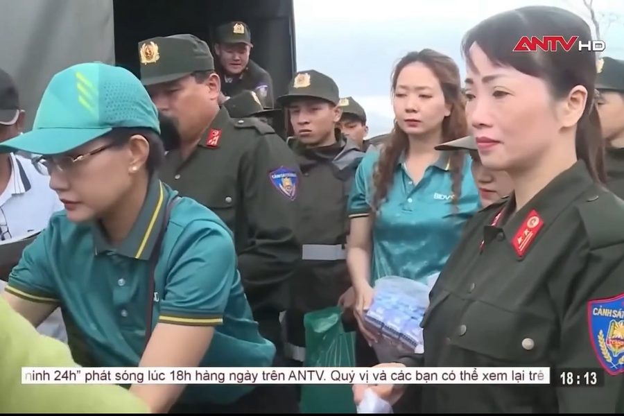 BIDV Bình Định góp sức cứu trợ đồng bào bị lũ lụt