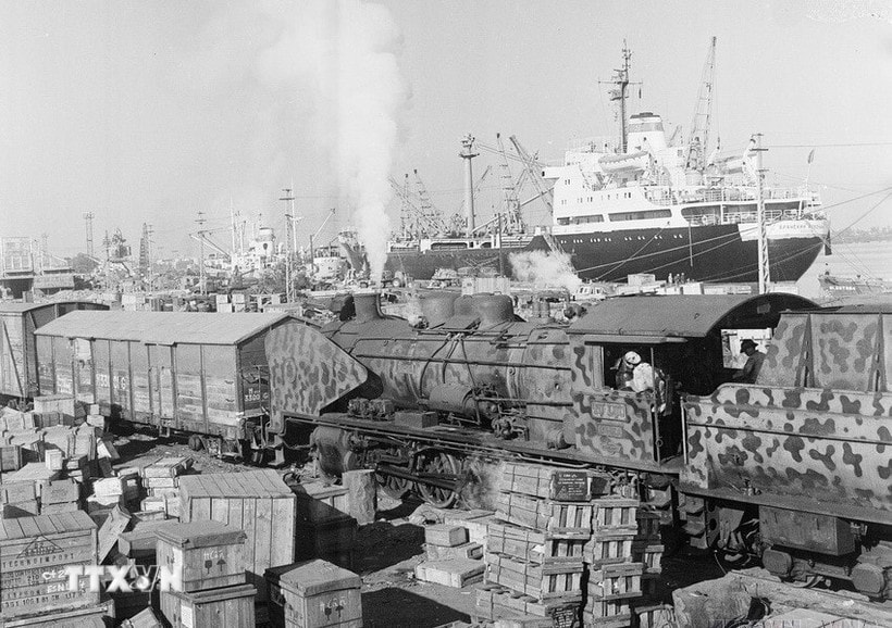 Những câu chuyện bây giờ mới kể