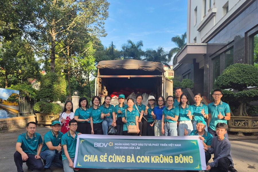 BIDV firmly accompanies people to overcome natural disasters and floods