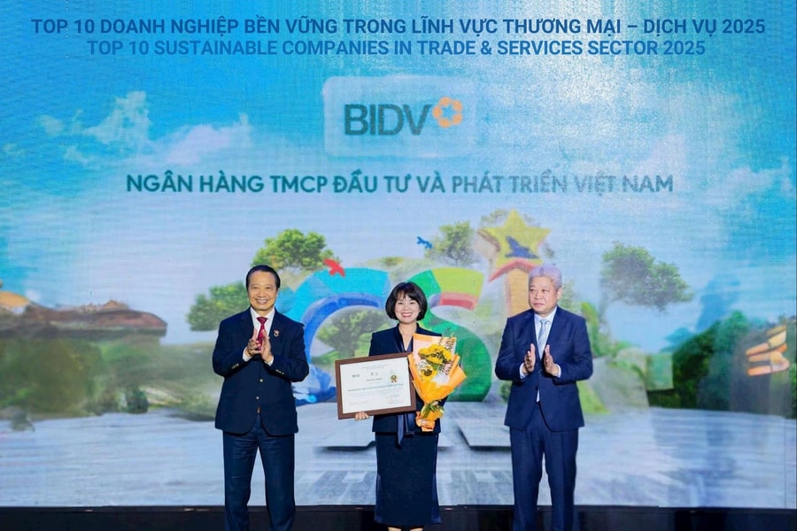 BIDV lần thứ 7 được vinh danh Top 10 Doanh nghiệp phát triển bền vững