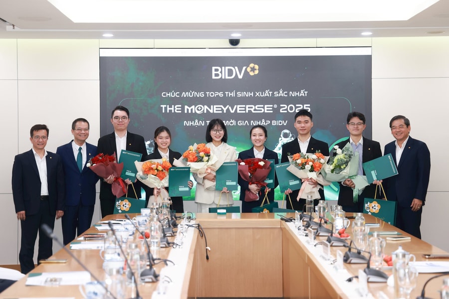 From Maritime Studies classrooms to the crown of Finance: The spectacular comeback of a 20-year-old female student.