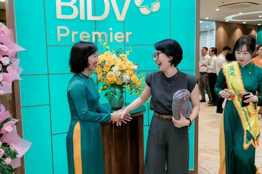 Mạn đàm: Ngân hàng với 4 chữ T