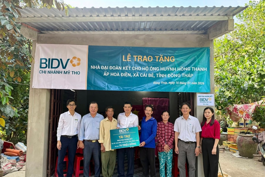 BIDV My Tho presents the Great Unity House in Dong Thap