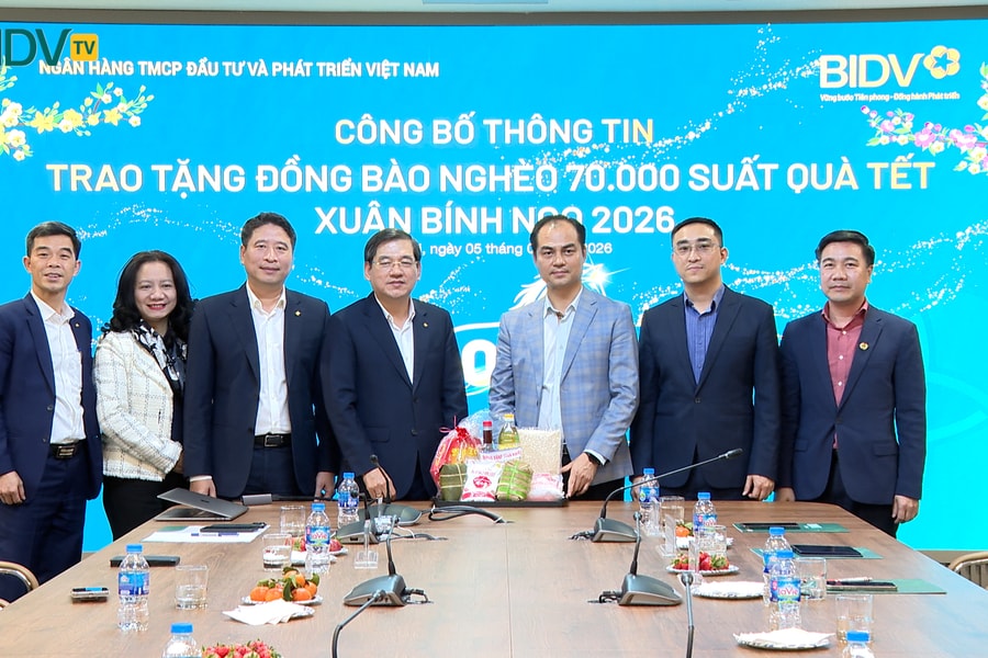BIDV trao tặng 70.000 phần quà Tết dịp Xuân Bính Ngọ 2026