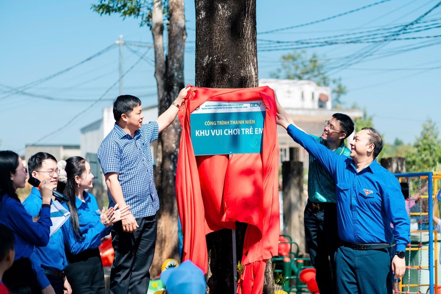 Tuổi trẻ BIDV mang Xuân ấm về miền miền cao nguyên