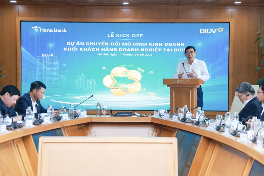 Kickoff Ceremony for the Business Model Transformation Project of the Corporate Clients Division