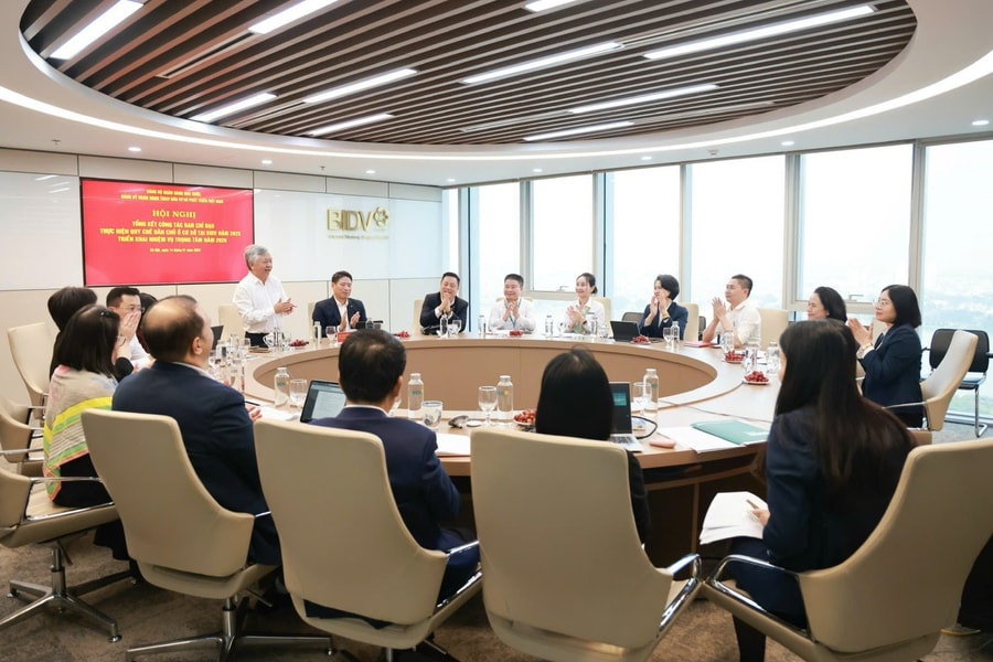 The BIDV Youth Union in Implementing the Regulations on Grassroots Democracy