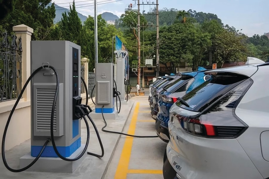 Khuyến khích đầu tư hạ tầng sạc xe điện trong đô thị