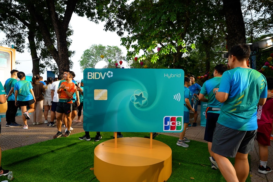BIDV JCB Hybrid: Một chiếc thẻ – để trọn mọi chi tiêu.