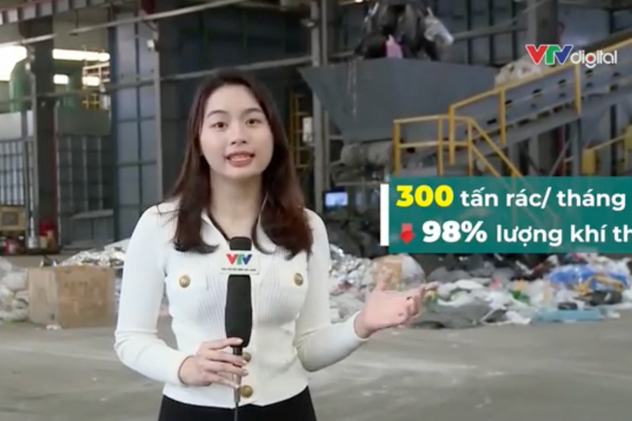 Waste recycling through investment in high-tech systems