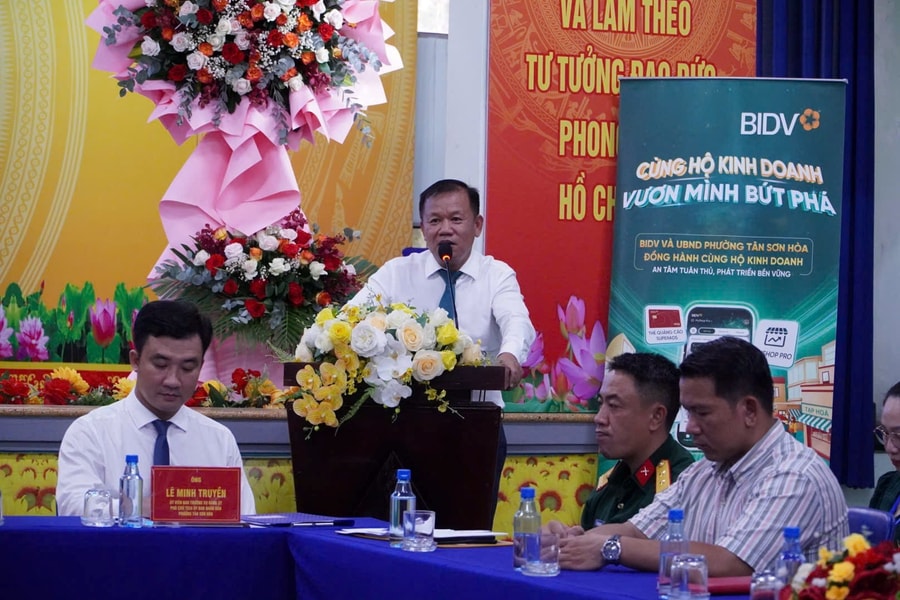 UBND Phường Tân Sơn Hòa triển khai mô hình "Một điểm đến - Đa tiện ích"