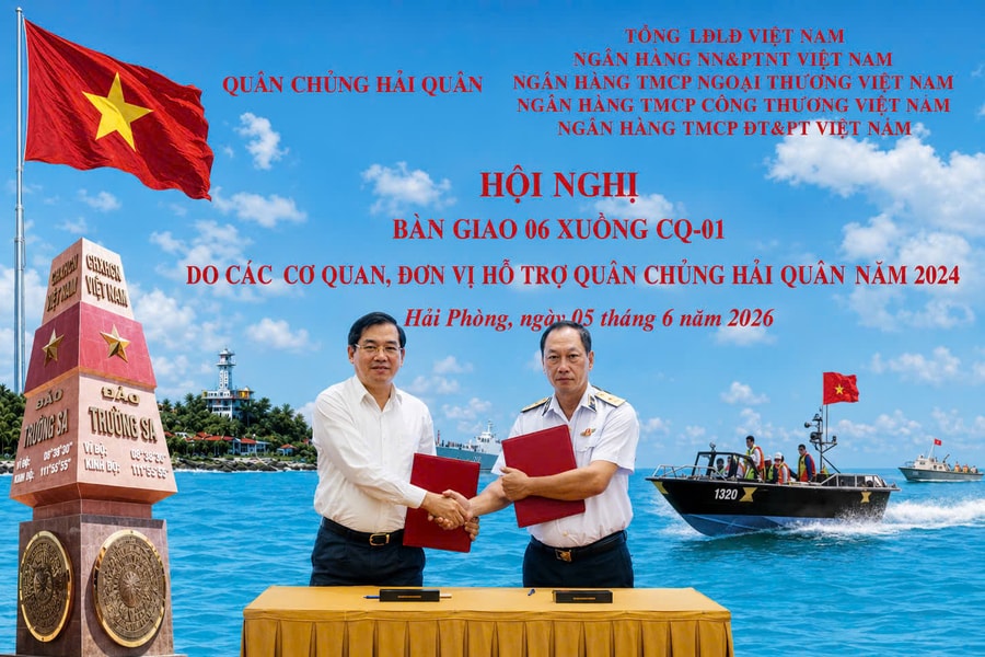BIDV hỗ trợ xuồng CQ-01 cho Quân chủng Hải quân