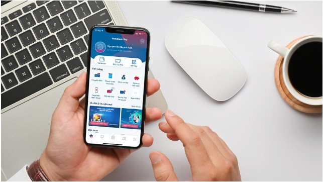 Chuyển tiền online vì sao luôn nằm trong diện giám sát 24/7?
