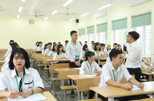 Đề xuất chuyển từ kiểm soát đầu vào sang giám sát kết quả đầu ra trong giáo dục đại học