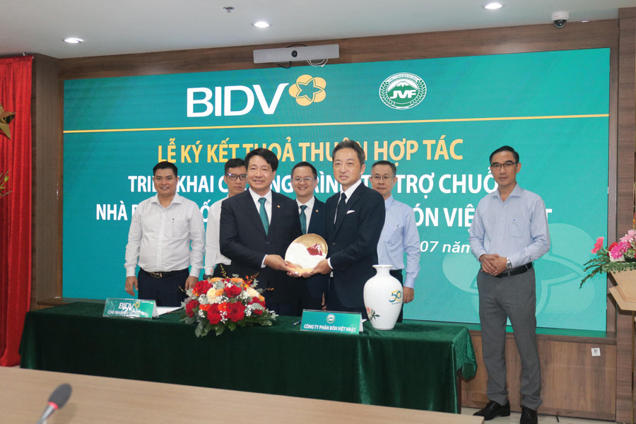 BIDV Đồng Nai và Công ty Phân bón Việt Nhật ký kết hợp tác tài trợ chuỗi phân phối