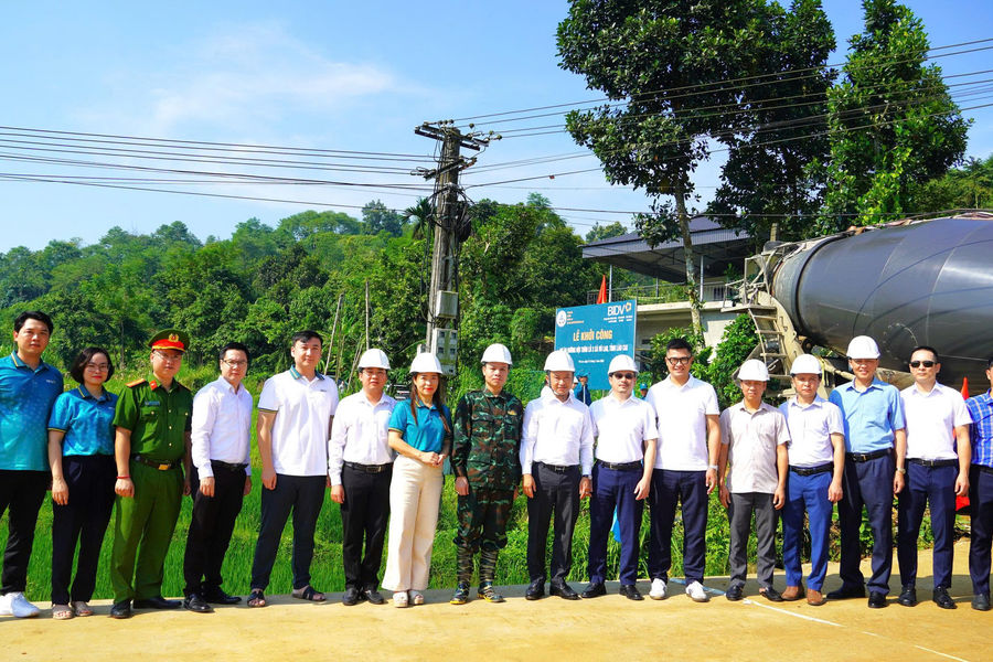 Khởi công xây dựng đường nội thôn Lủ 3: Chung sức mở đường từ những tấm lòng hiến đất vì cộng đồng