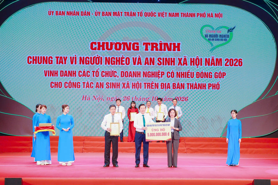 BIDV ủng hộ 5 tỷ đồng Quỹ Vì người nghèo và công tác an sinh xã hội thành phố Hà Nội